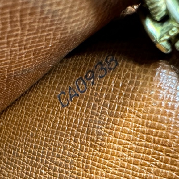 Louis Vuitton Monogram Portefeiulle Sarah Long Bifold Wallet/converted